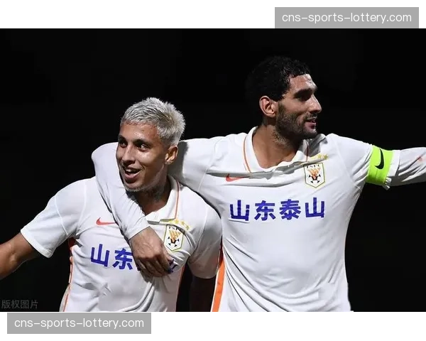 浙江队两连胜登顶积分榜，莱昂纳多连续两场破门