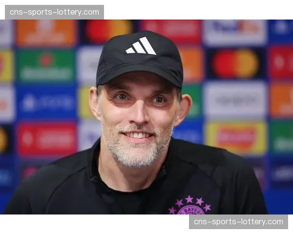 聚焦拜仁主帅:图赫尔在训练中亲自示范中锋背身做球给后排插上队员